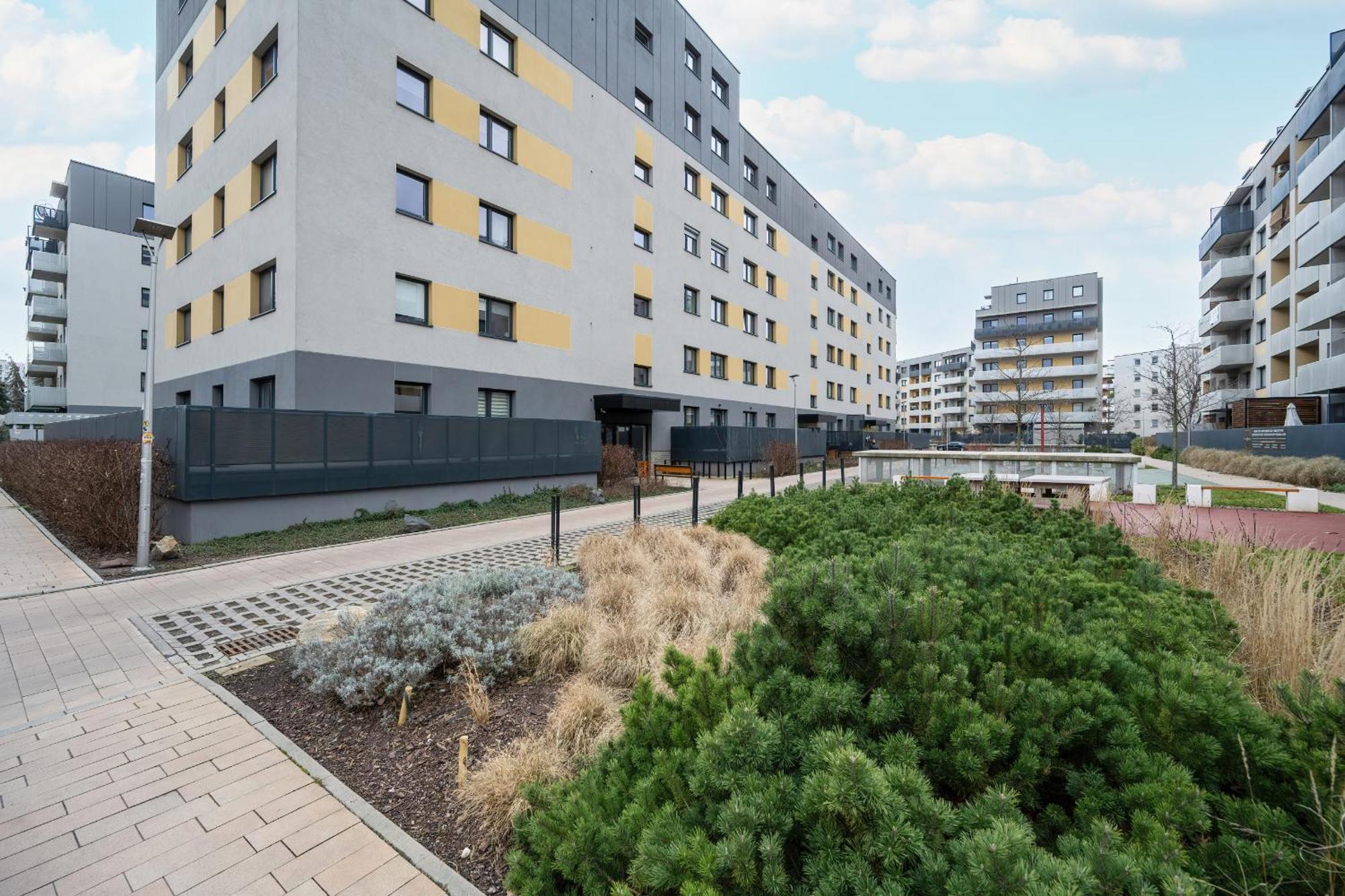 One Bedroom Apartment Nadodrze With Free Garage Wroclaw By Noclegi Renters Exterior photo