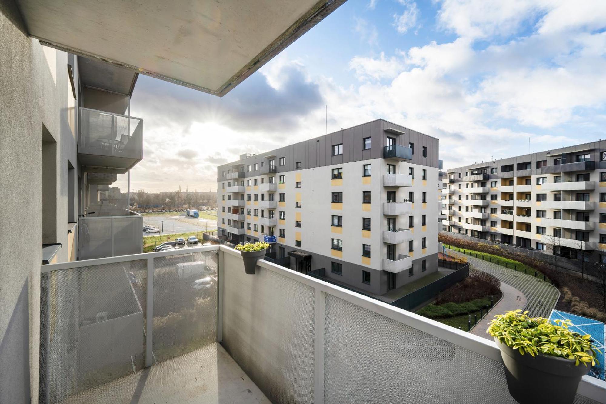 One Bedroom Apartment Nadodrze With Free Garage Wroclaw By Noclegi Renters Exterior photo